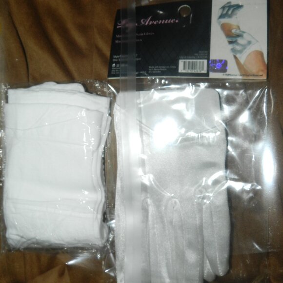 Leg Avenue White Mini Cropped Satin Gloves & Thigh High Stockings 🆕SHIPS⌚😮‍💨⚡ - Picture 6 of 13